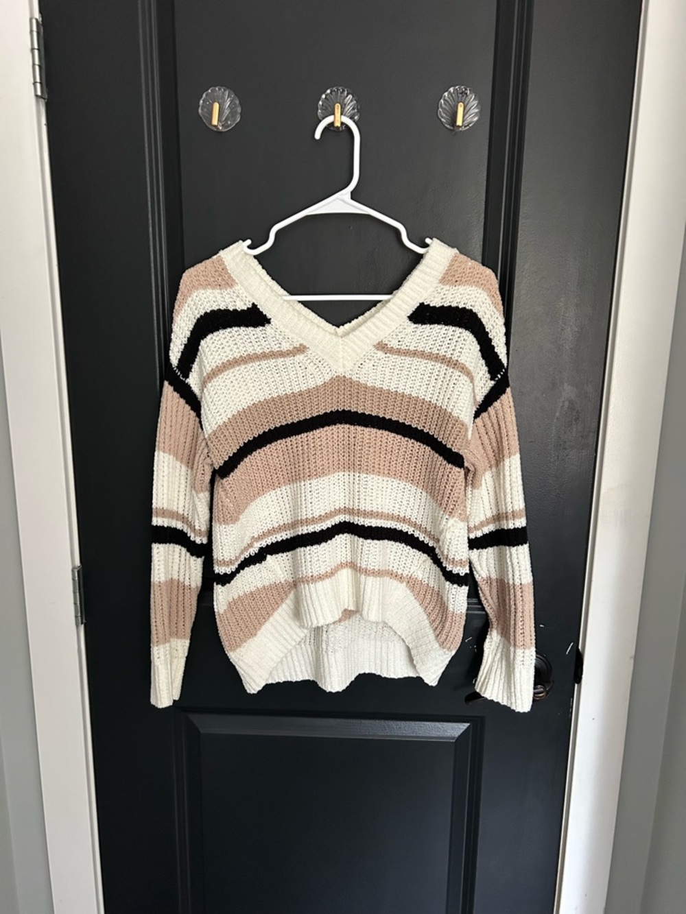 Rue21 Striped V-Neck Sweater in Cream, Beige & Black